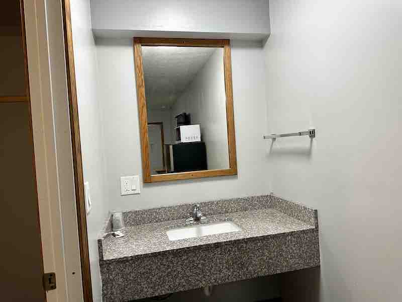 Sink with Glass